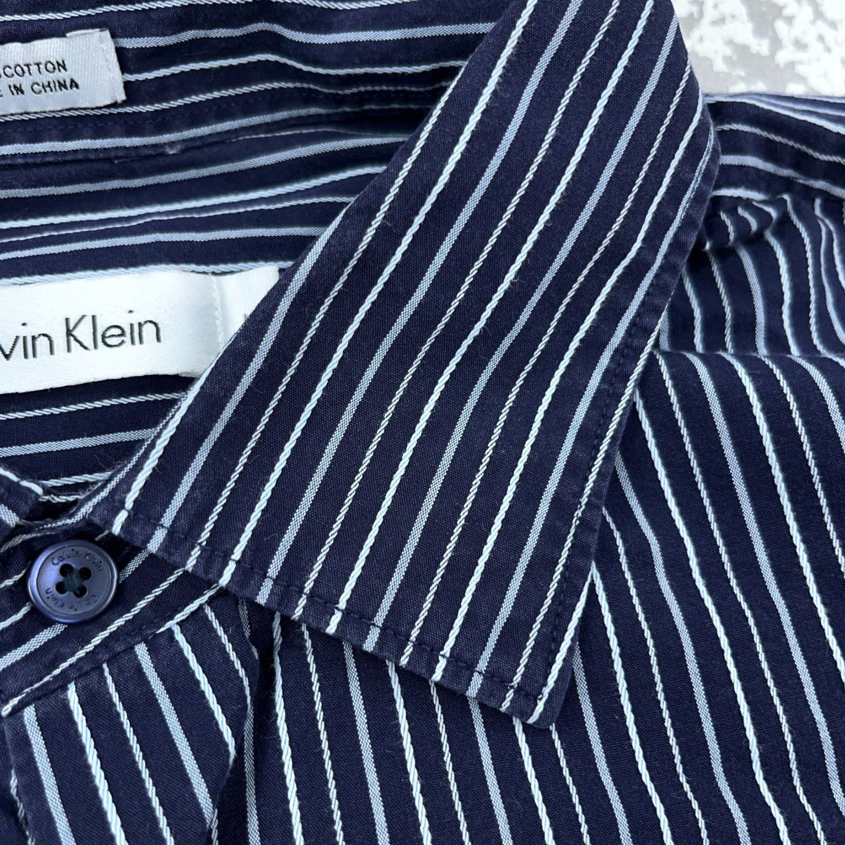 Calvin Klein Calvin Klein Shirt Men Large Blue Striped Button-Up Dress Pinstripe Adult Mens Size 42R - 5 Thumbnail