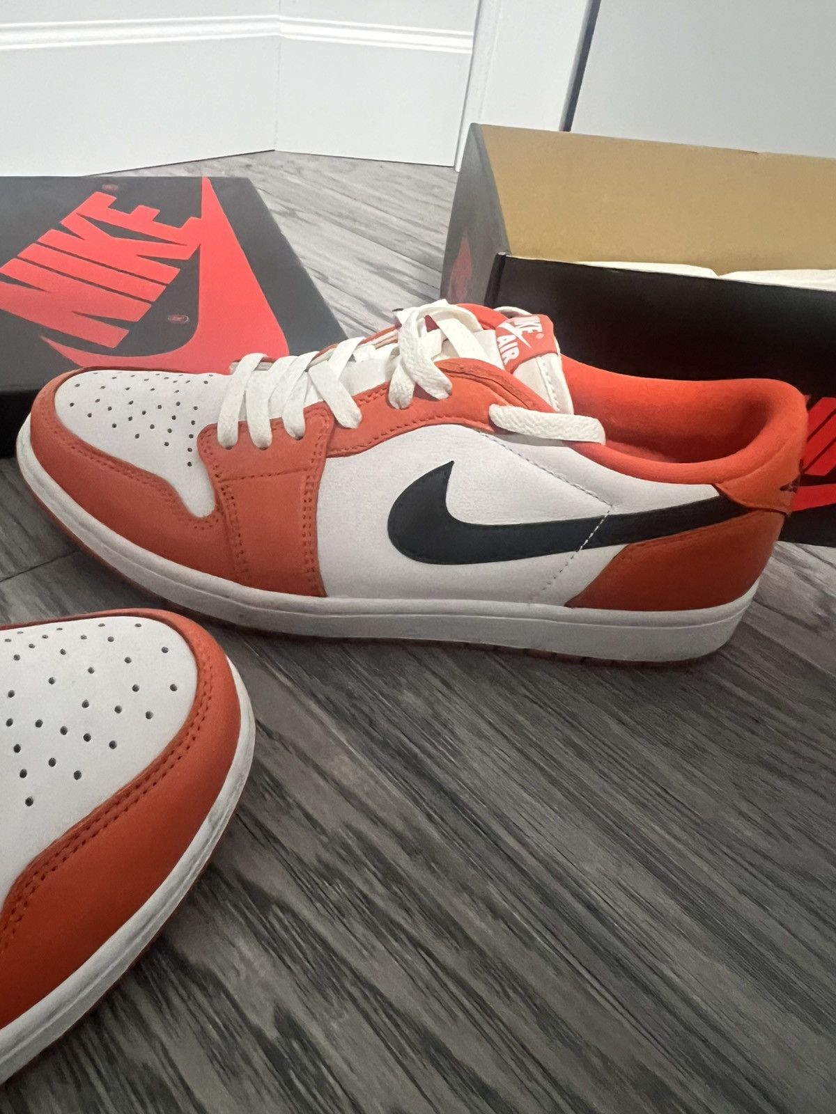 Jordan Brand Air Jordan 1 reverse shattered backboard 2.0 low top Size US 9.5 / EU 42-43 - 10 Thumbnail