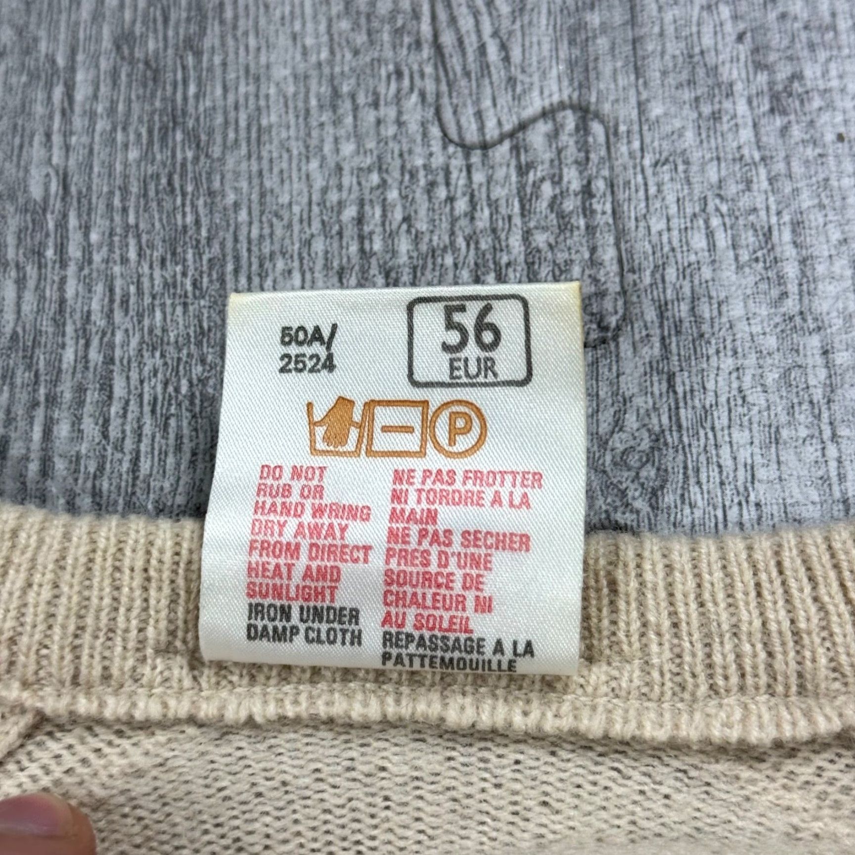 Vintage VINTAGE St. Michael Made in England 100% Lambswool V-Neck Sweater Men’s XL Beige Knit Classic 80s 90s Size US XL / EU 56 / 4 - 4 Thumbnail