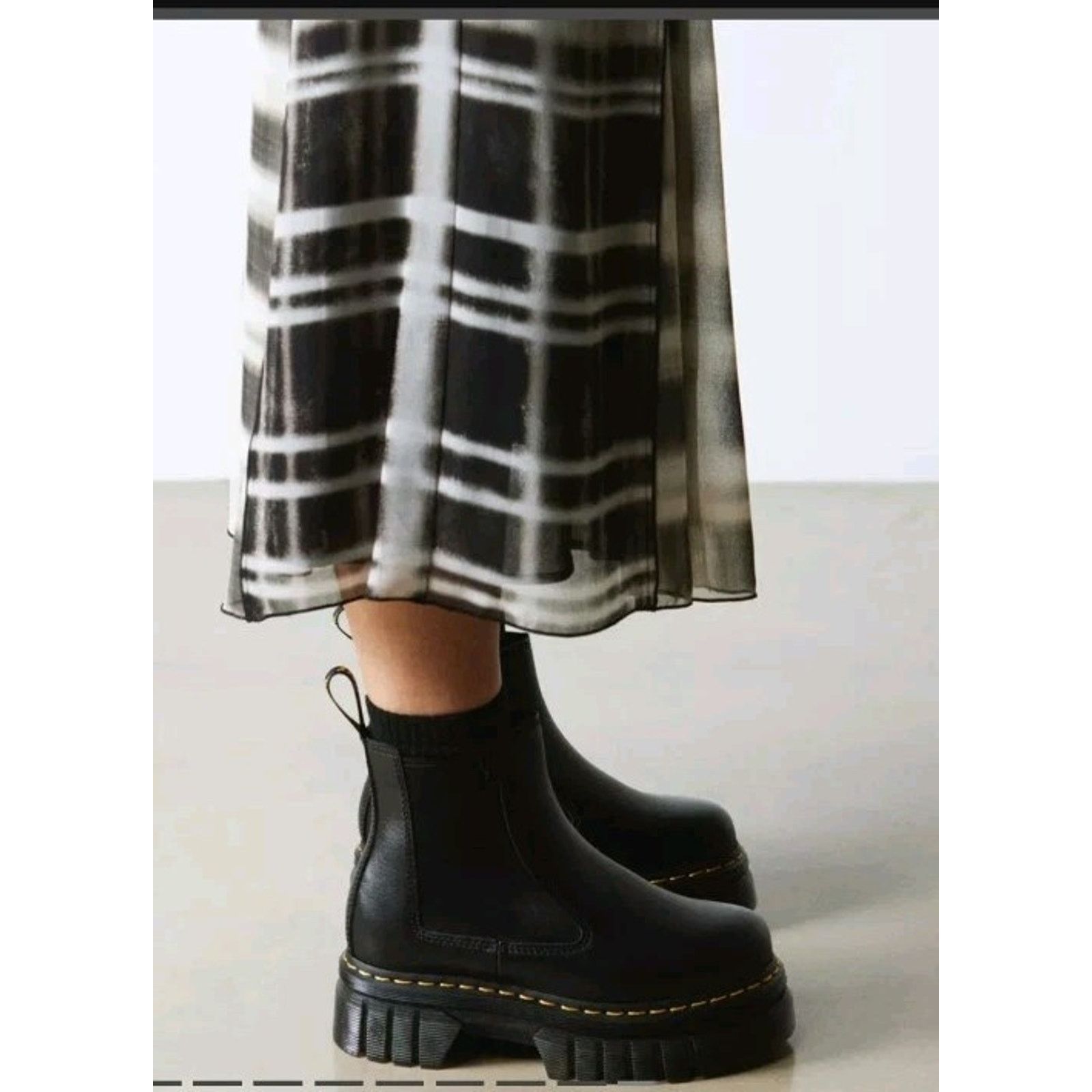 NWOT Martens Audrick Platform Chelsea Boots Black Sz 11