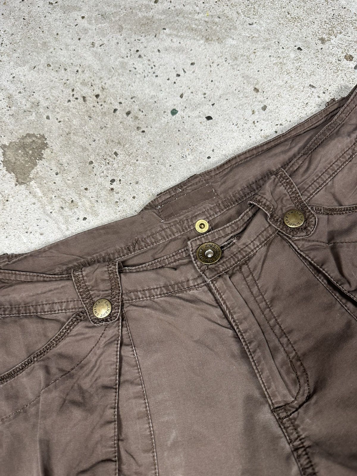 If Six Was Nine × Japanese Brand × Vintage Vintage Y2K Brown Cargo Flare Pants Baggy Size US 29 - 7 Thumbnail