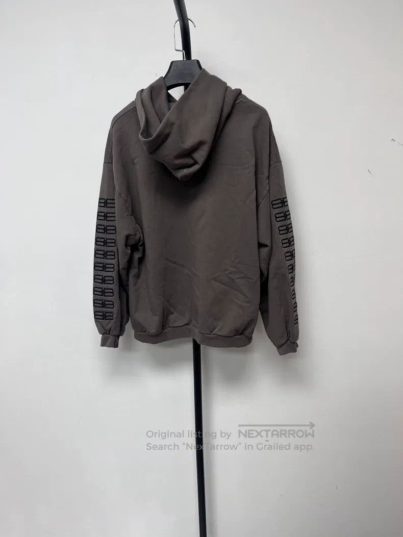Balenciaga Balenciaga Letter Logo Hooded Sweatshirt for Women Size US XS / EU 42 / 0 - 2 Thumbnail