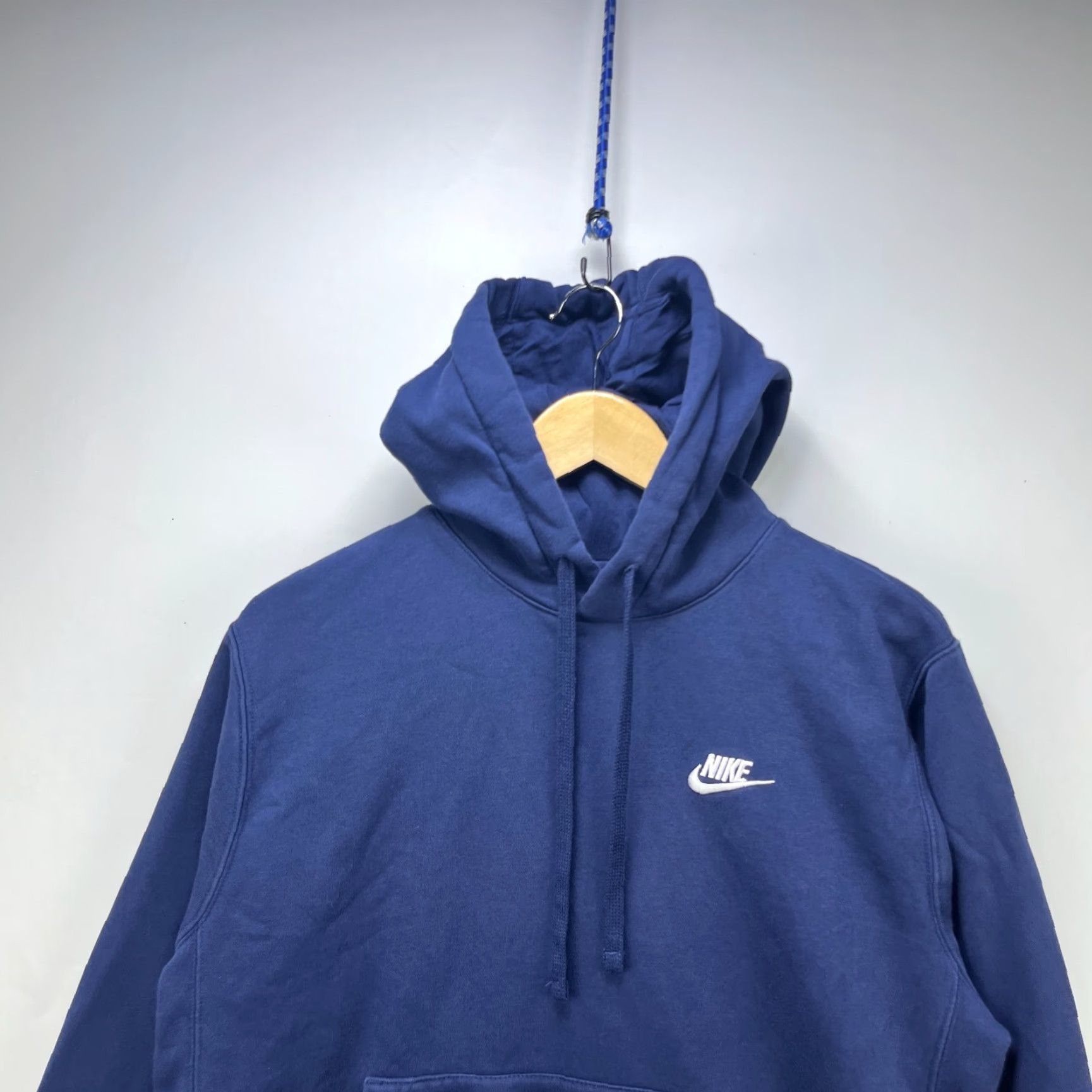 Nike VINTAGE Nike Hoodie S Mens Blue S Pullover Swoosh Y2K Size US S / EU 44-46 / 1 - 2 Thumbnail