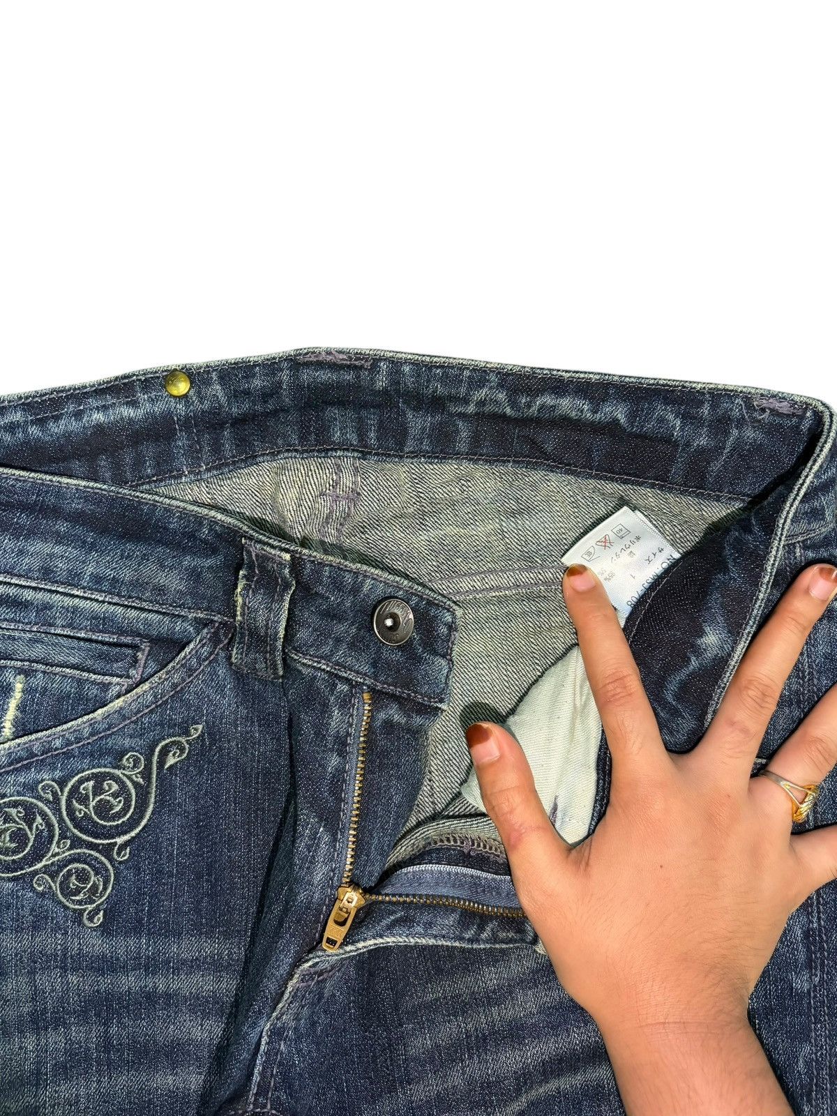 Hysteric Glamour Vintage Japanese Buffalo Distressed Low Rise Flare Jeans Size 27" / US 4 / IT 40 - 5 Thumbnail