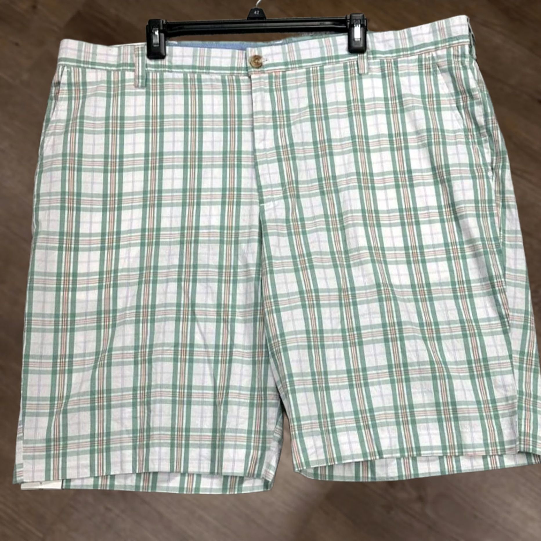 Izod IZOD Khaki Chino Shorts Mens 42X10.5 Green White Plaid Portsmith Flat Front NEW Size US 42 / EU 58 - 1 Thumbnail