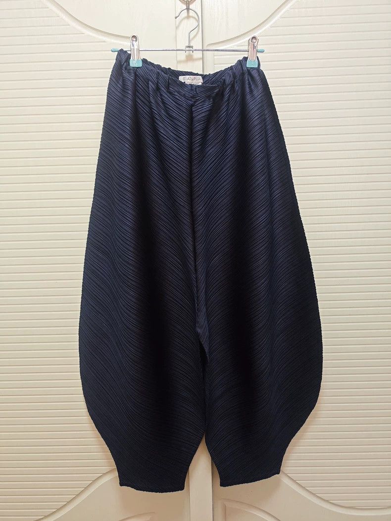 Issey Miyake Issey Miyake size:3 Black twill Aladdin pants Size 31" - 1 Thumbnail