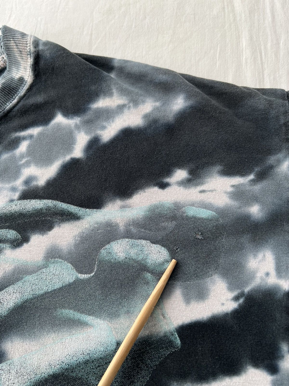 Vintage Vintage 90s Planet Earth Skeleton Ribs Tie Dye T-shirt Size US L / EU 52-54 / 3 - 9 Thumbnail