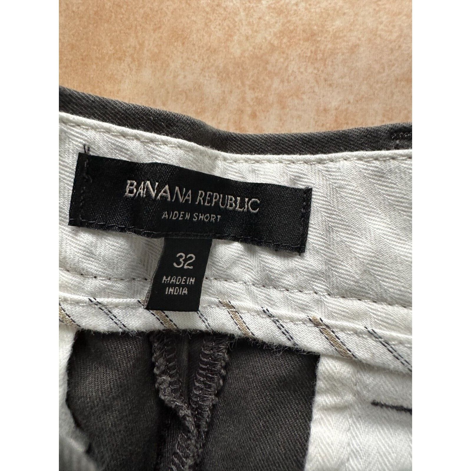Banana Republic Banana Republic Aiden Short 9 solid rock Grey Men size 32 Size US 32 / EU 48 - 4 Thumbnail