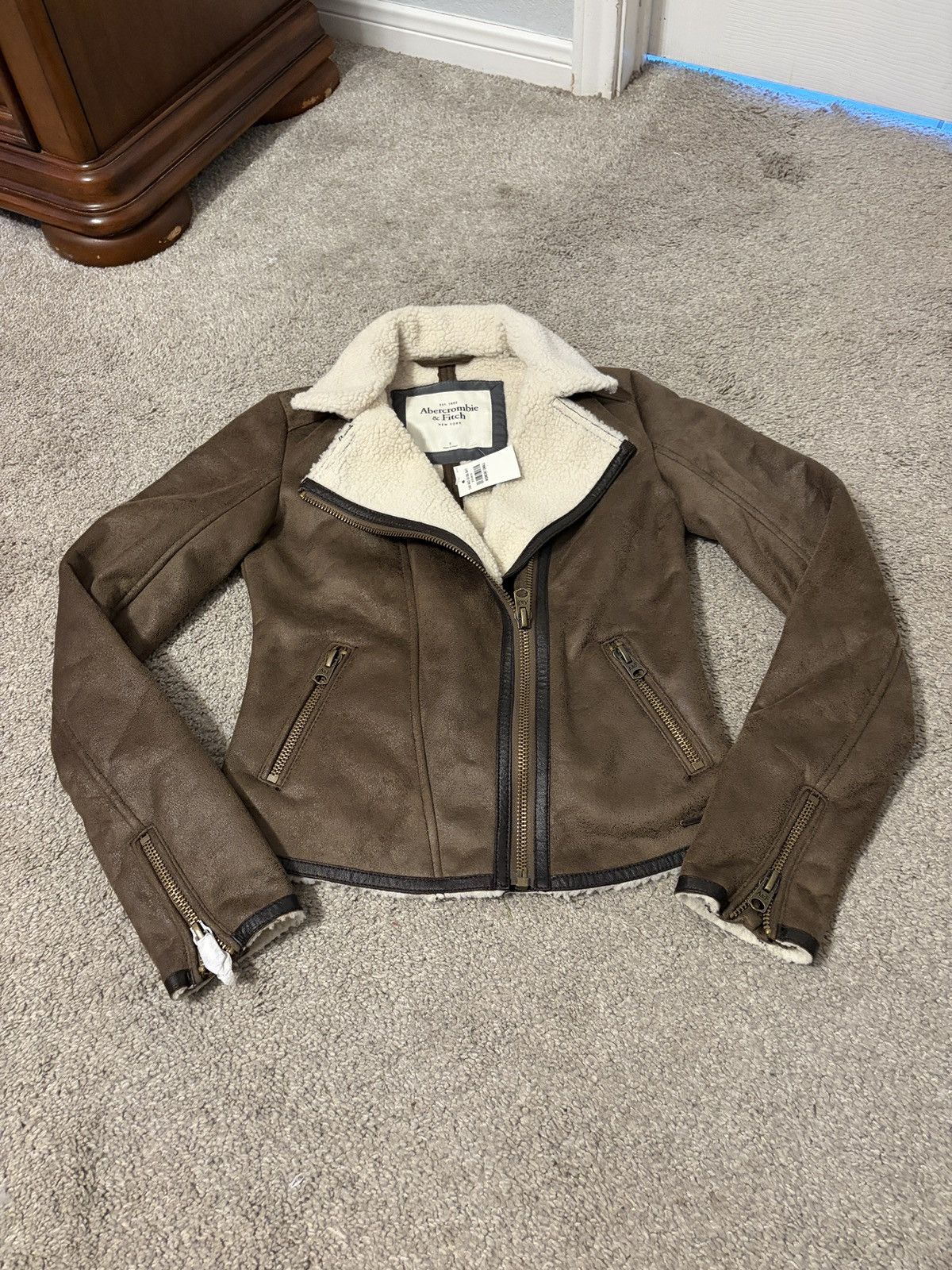 Abercrombie & Fitch Abercrombie Fitch Vegan Suede Leather Jacket Size Small Size S / US 4 / IT 40 - 1 Thumbnail