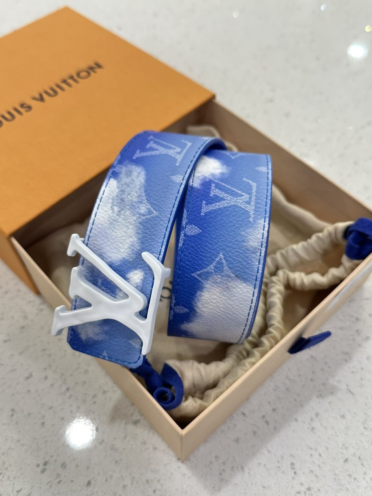 Louis Vuitton LV Shape Reversible Belt Clouds Size 95