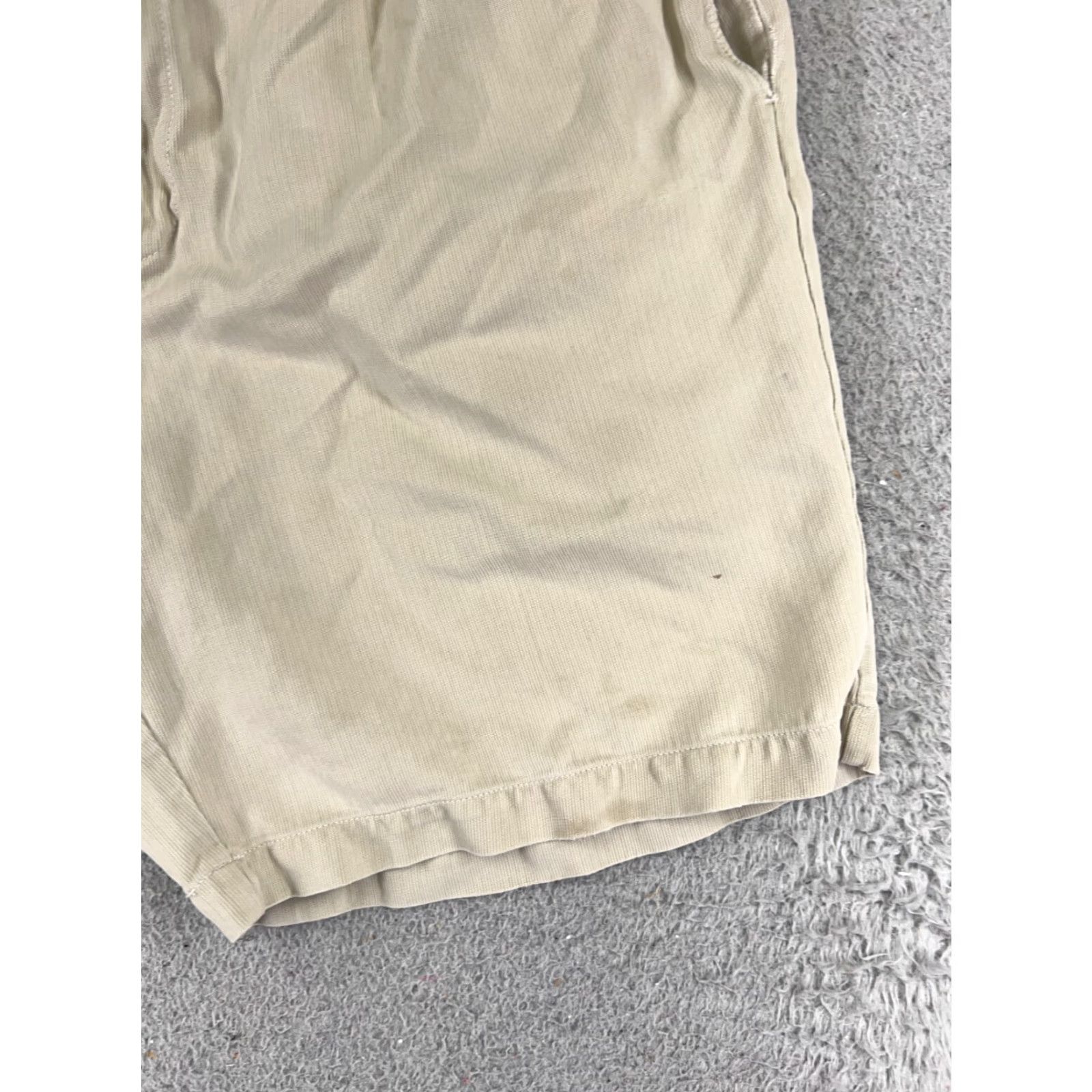 Tommy Bahama Tommy Bahama Shorts Bermuda Men 35 Beige Silk Pleated Casual Pockets Easy Care Quick Dry 8 In Inseam Summer Beach Vintage No Size US 35 - 2 Thumbnail