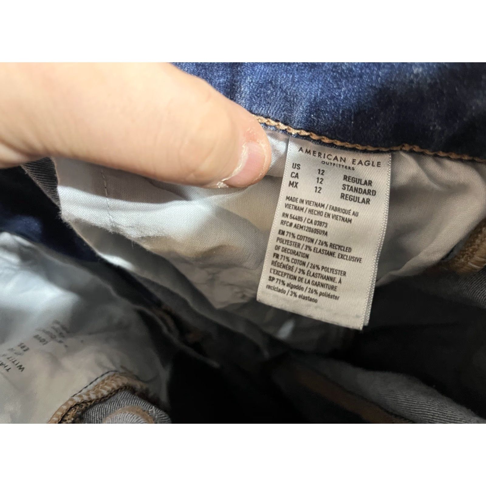 American Eagle Outfitters VINTAGE American Eagle Blue Super Stretch Hi-Rise Jegging Pants 12 Reg MedWash Distresse Females/Women (if applicable) Size 34" / US 12 / IT 48 - 6 Thumbnail