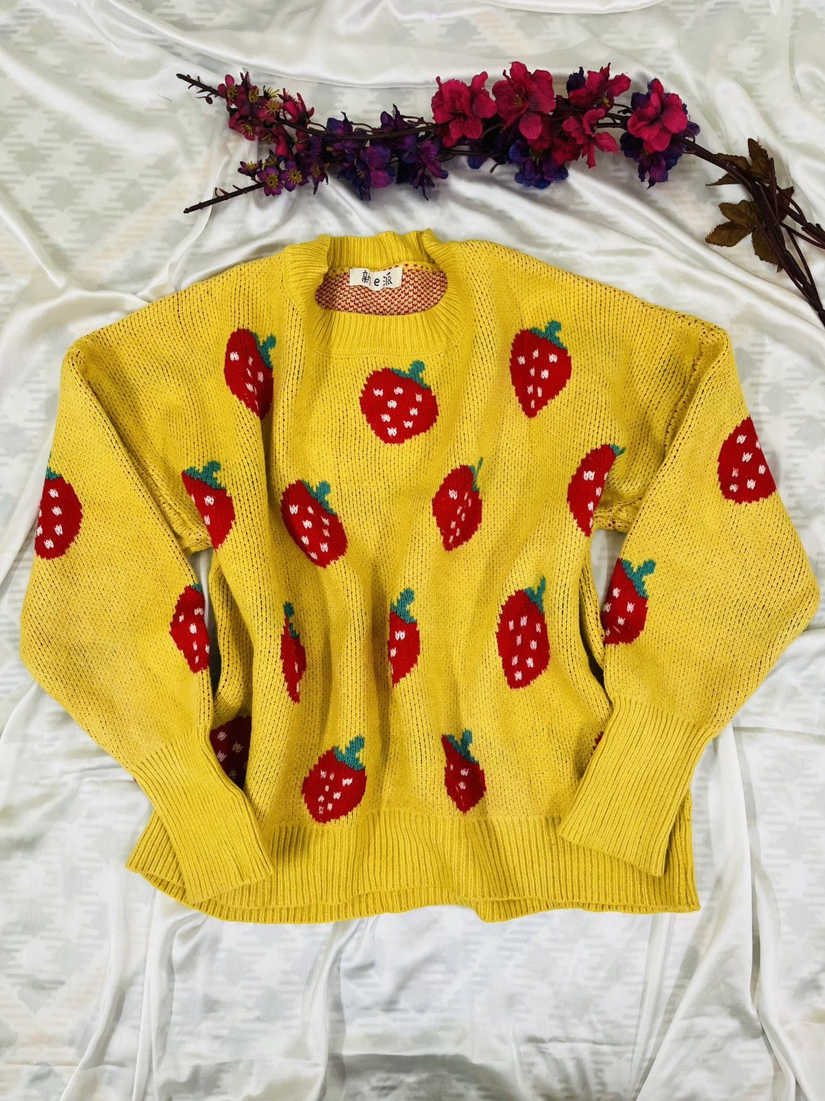 Other Strawberry knit sweater Size L / US 10 / IT 46 - 1 Thumbnail