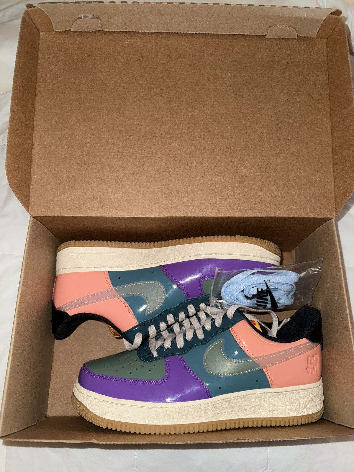 Nike × Undefeated Nike Undefeated Air Force 1 SP Celestine Blue, NEW! 9 men’s Size US 9 / EU 42 - 5 Thumbnail