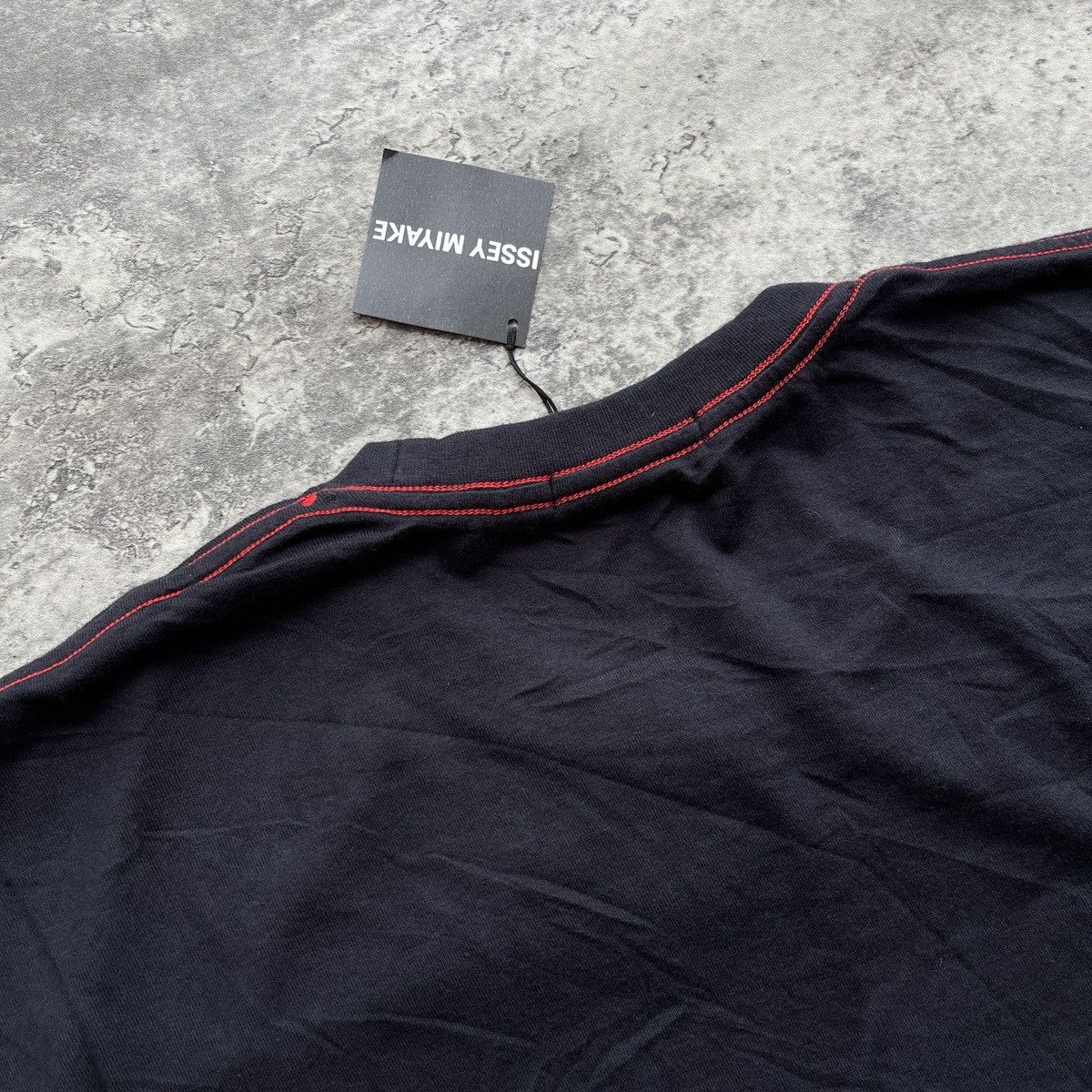 Issey Miyake Issey Miyake - Red Stitch Tshirt Size US L / EU 52-54 / 3 - 9 Thumbnail