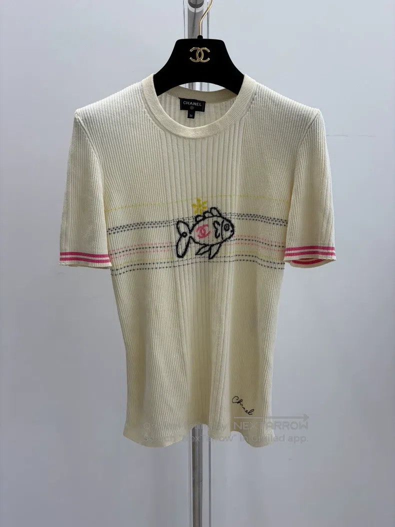 Chanel Chanel Beige little fish knitted short sleeves Size XS / US 0-2 / IT 36-38 - 1 Thumbnail