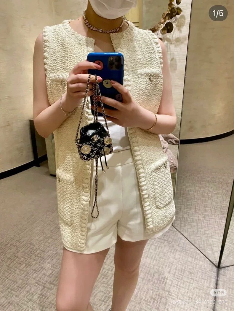 Chanel Chanel 22S spring and summer white four-pocket round-neck Size XXS / US 00 / IT 34 - 7 Thumbnail