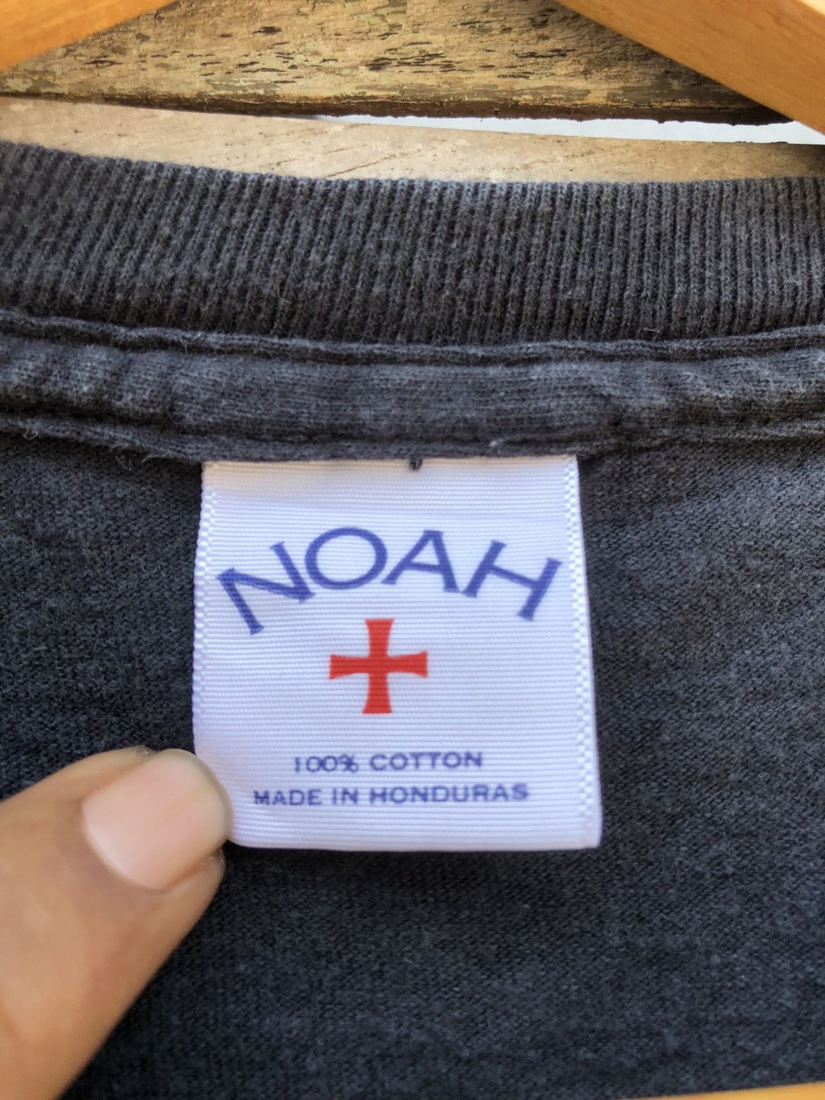 Noah Noah Cross Center Logo Tshirt Size US L / EU 52-54 / 3 - 11 Thumbnail