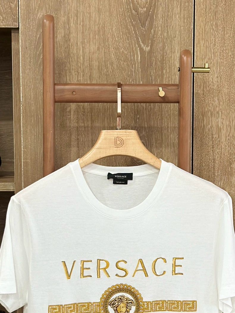 Versace Versace White casual short-sleeved T-shirt Size US S / EU 44-46 / 1 - 3 Thumbnail