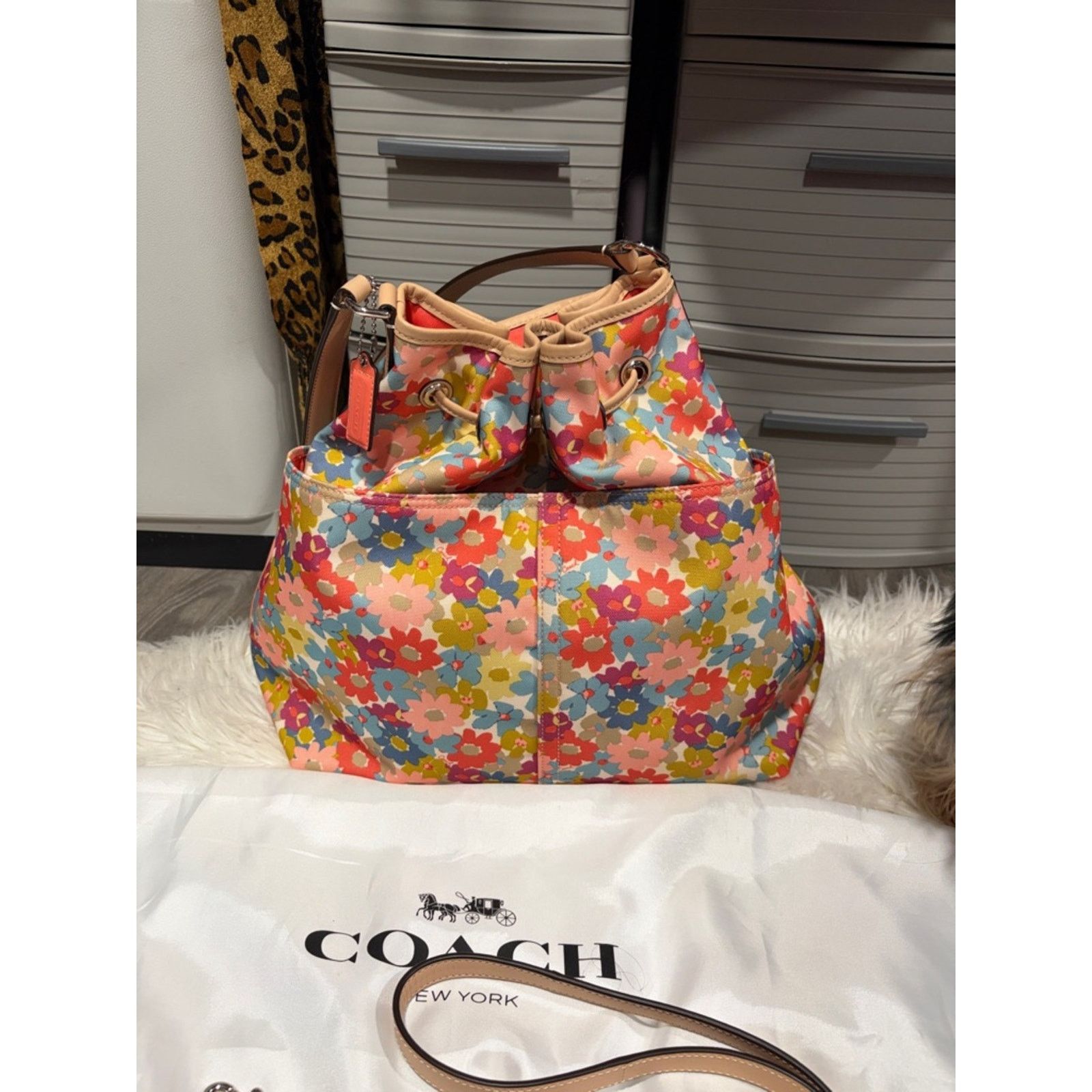 Coach 🌸 RARE VINTAGE Coach Peyton Floral Drawstring Bucket Bag Size ONE SIZE - 4 Thumbnail