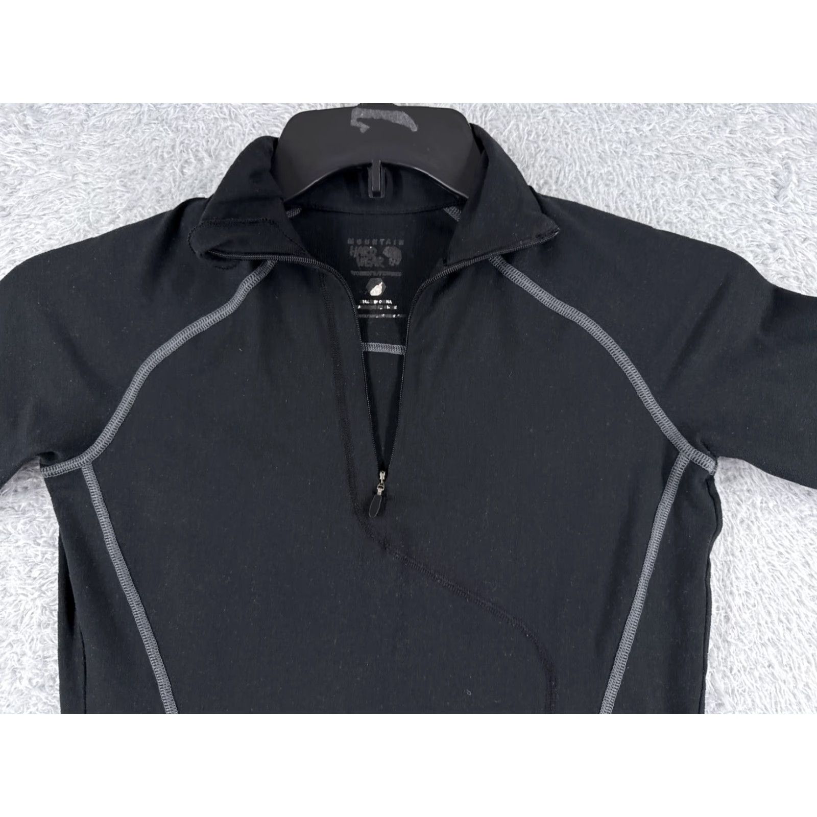 Mountain Hardwear Mountain Hardwear Sweater Womens Extra Small Black 1/4 Zip Thumbholes Polyester Size XS / US 0-2 / IT 36-38 - 4 Thumbnail