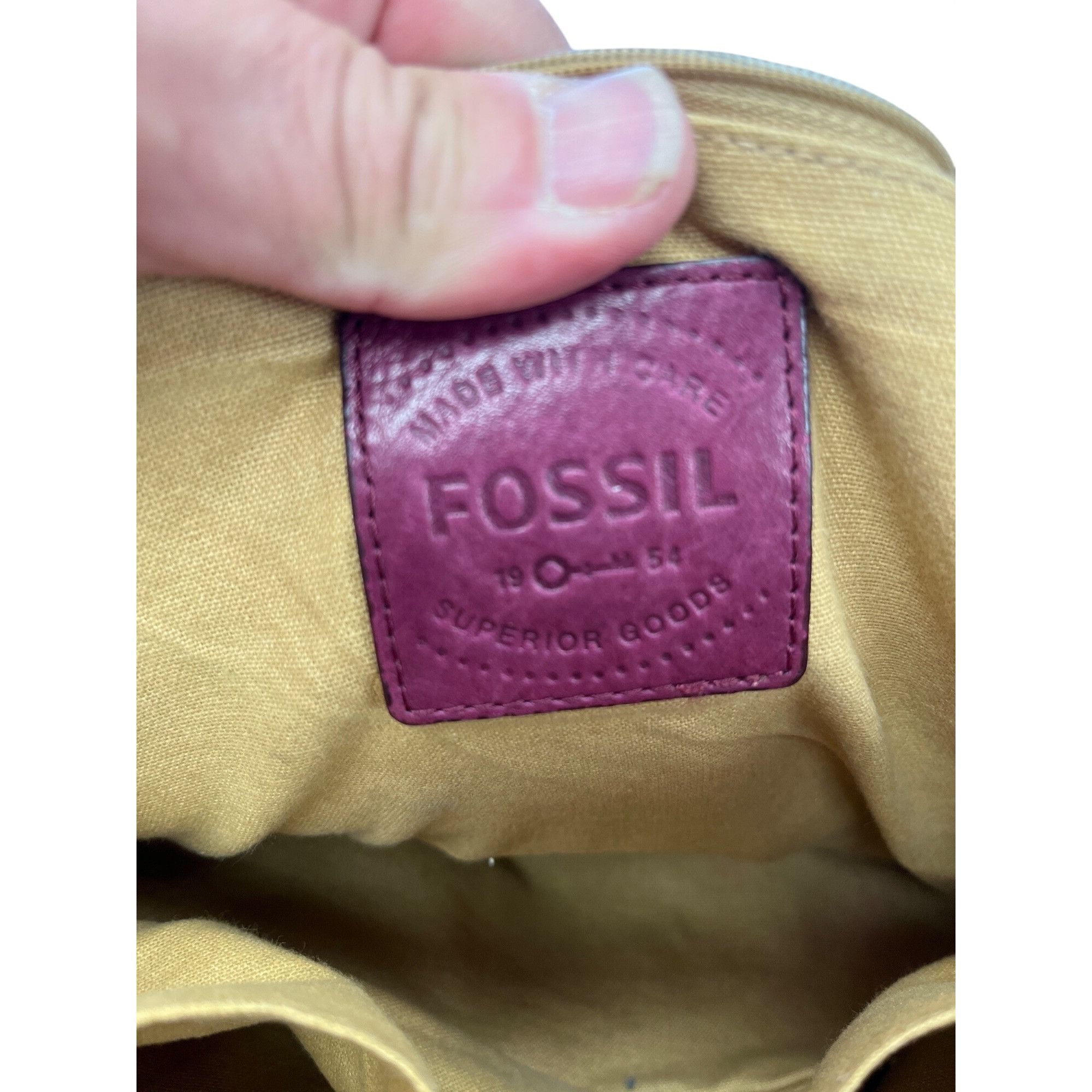 Fossil Fossil VTG wms red gold ware leather crossbody shoulder hand Size ONE SIZE - 17 Thumbnail