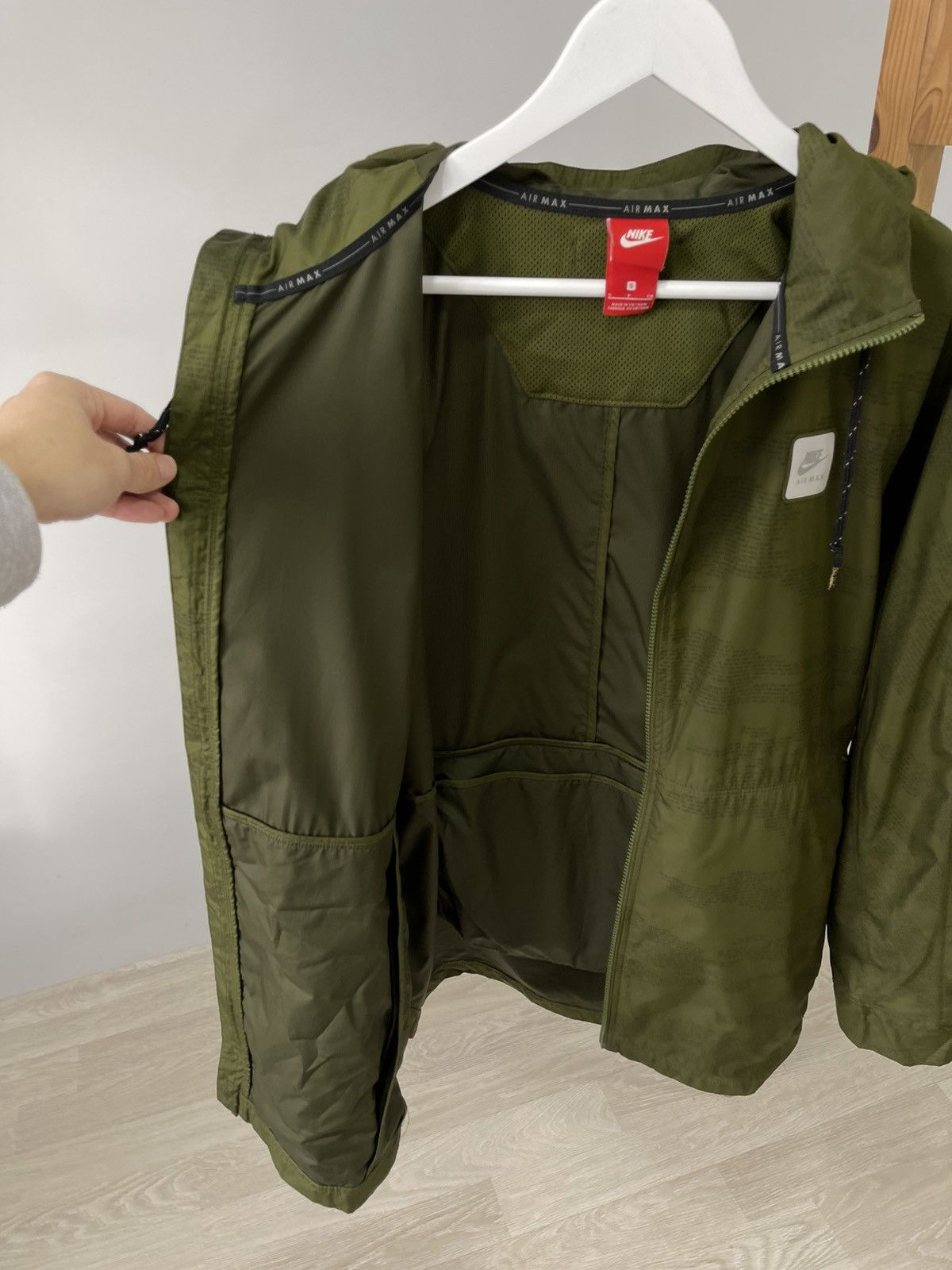 Nike Nike Air Max Woven Monogram Packable Windbreaker Jacket Size US S / EU 44-46 / 1 - 11 Thumbnail