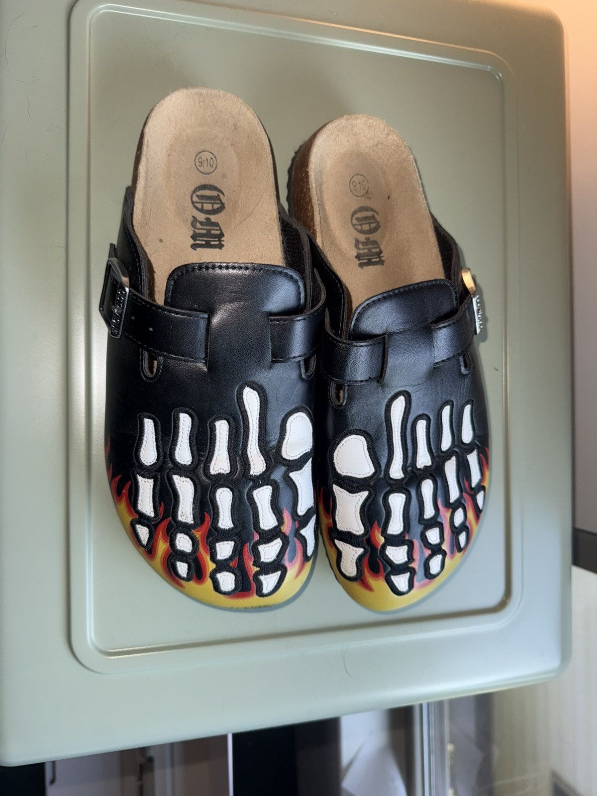 Other OMNY flaming skeleton cligs Size US 10 / EU 43 - 4 Thumbnail