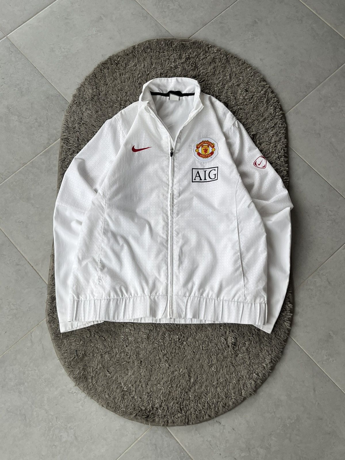 Nike Vintage Nike Light Jacket Soccer football Manchester United Size US L / EU 52-54 / 3 - 1 Thumbnail