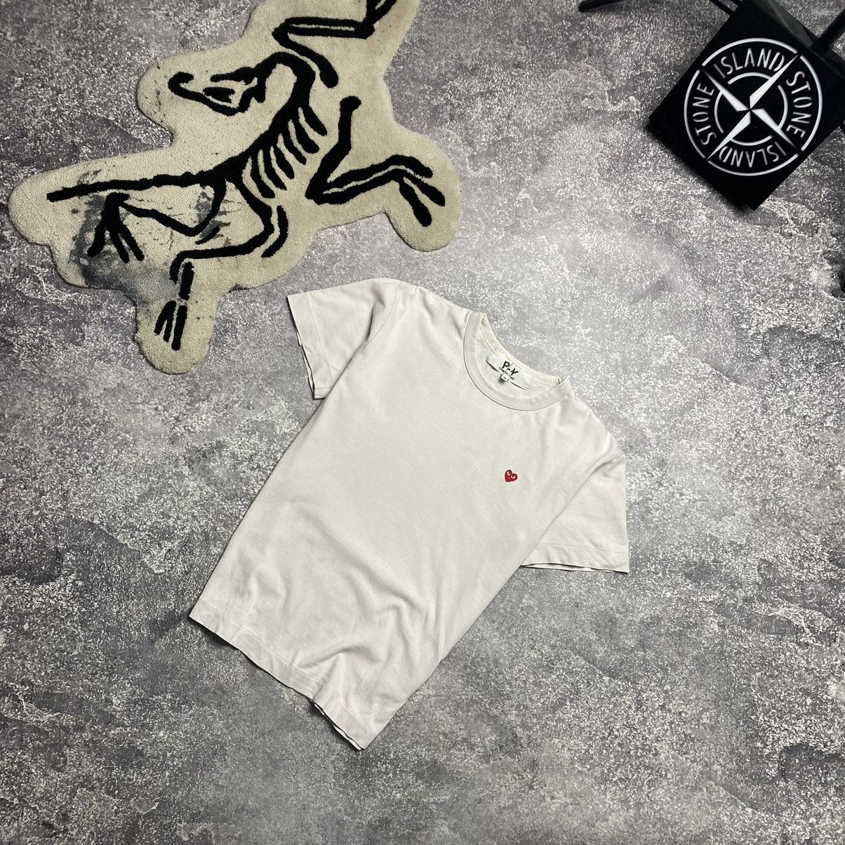Comme des Garcons Luxury Play Comme Des Garçons small logo y2k designer tee Size S / US 4 / IT 40 - 1 Thumbnail