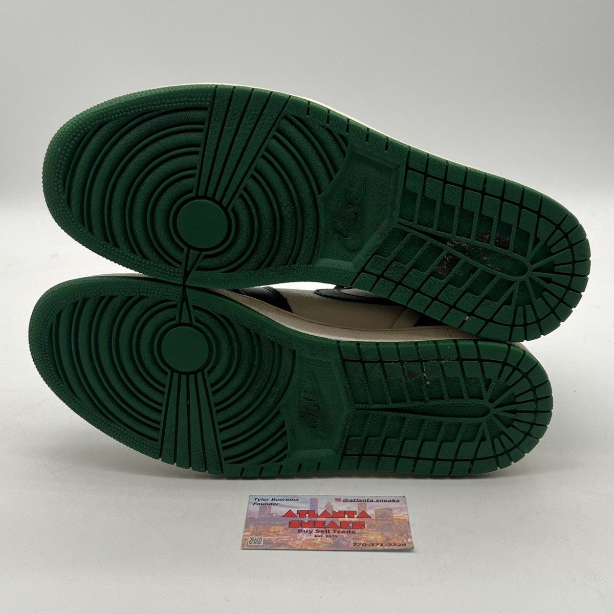 Nike Air Jordan 1 High pine green Size US 11 / EU 44 - 7 Thumbnail