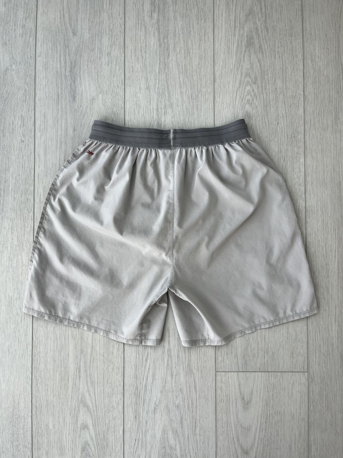 New Balance New Balance FC Liverpool Soccer Shorts Size US 30 / EU 46 - 2 Thumbnail