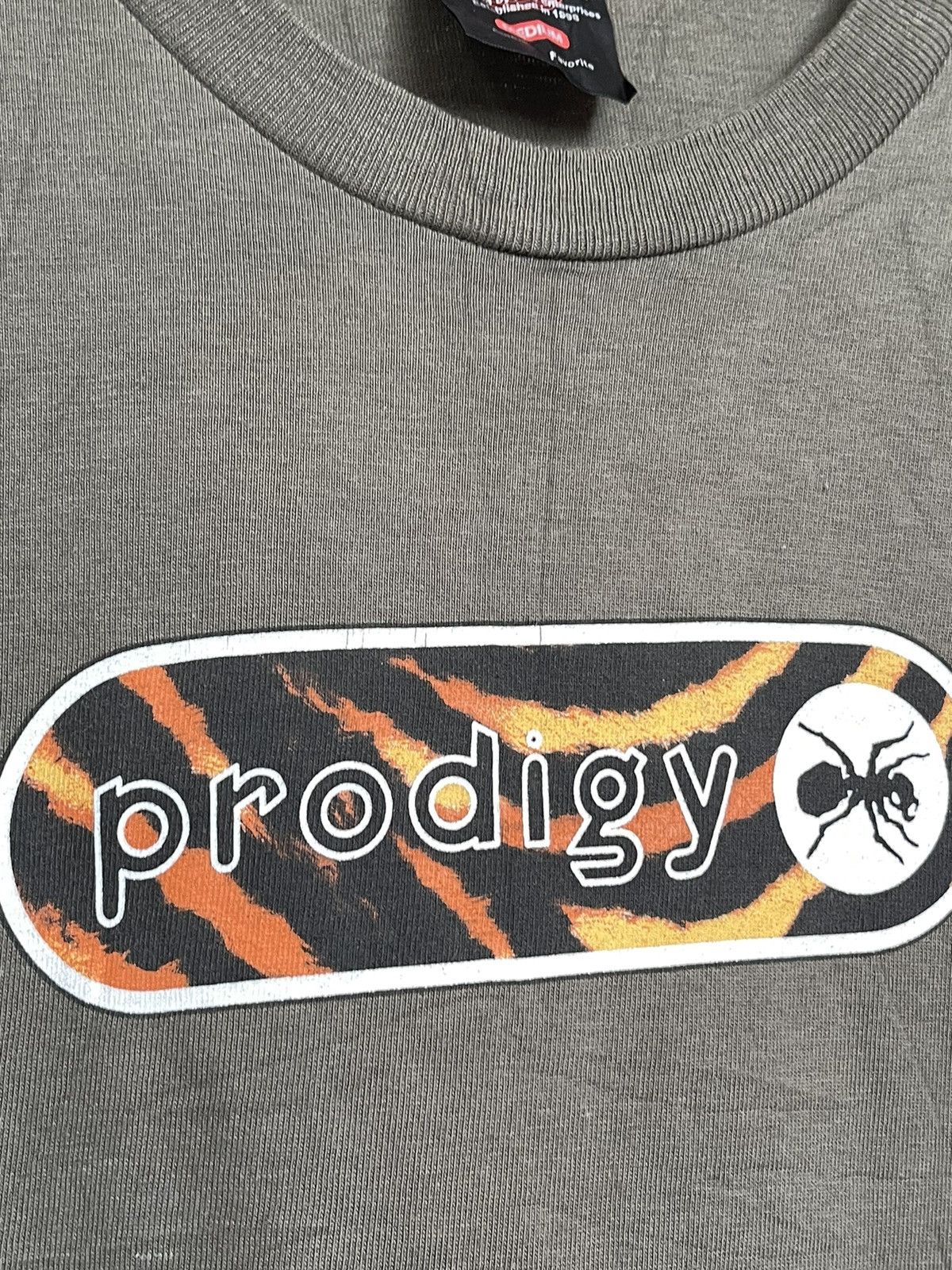 Band Tees × Vintage Vintage Y2K Prodigy Firestarter Tee Size US M / EU 48-50 / 2 - 2 Thumbnail