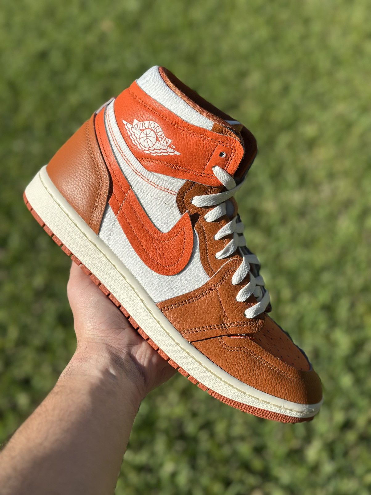 Jordan Brand Nike Air Jordan 1 High Desert Orange FB9891800 Size 11W/9.5M Size US 11 / IT 41 - 1 Thumbnail