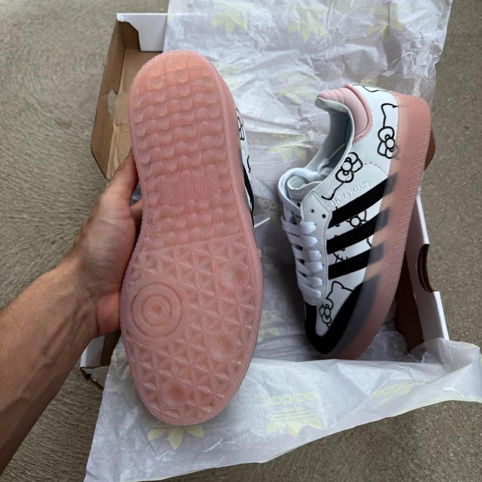 Adidas Adidas x Hello Kitty Samba “Valentine” – US 5 (Women’s) Size US 5 / IT 35 - 5 Thumbnail