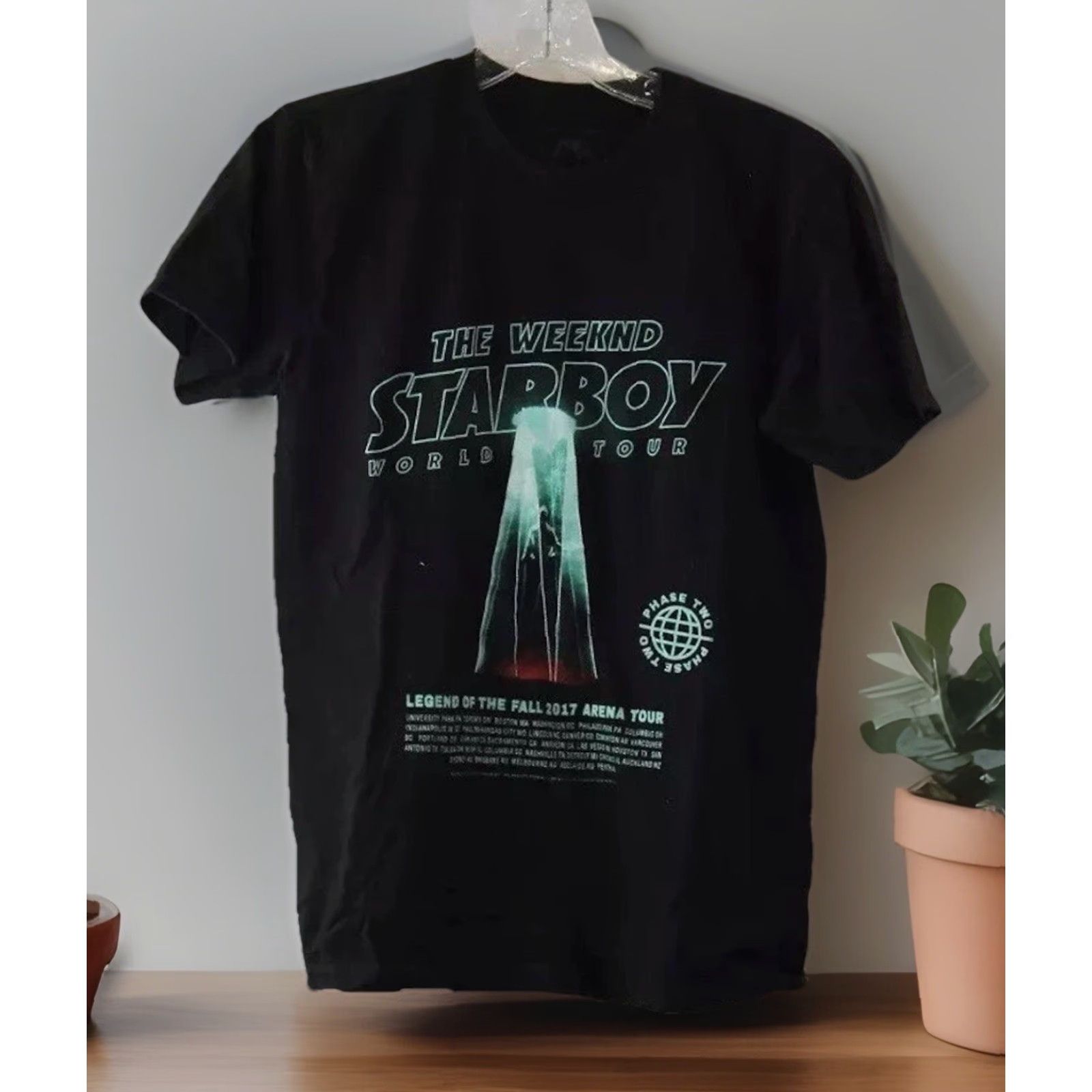 Vintage VINTAGE? No. The Weeknd Starboy 2017 World Tour Black ShortSleeve Graphic Shirt S Women Size S / US 4 / IT 40 - 2 Thumbnail