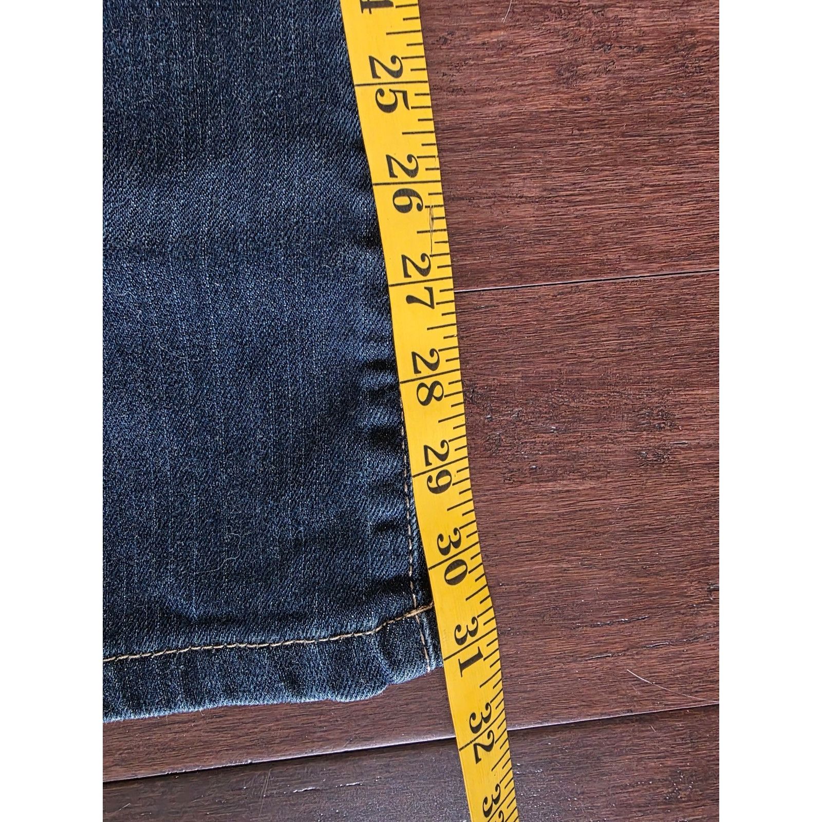 Tommy Hilfiger Women's Tommy Hilfiger Low Rise Flare Jeans Size 6 L Size 31" - 4 Thumbnail