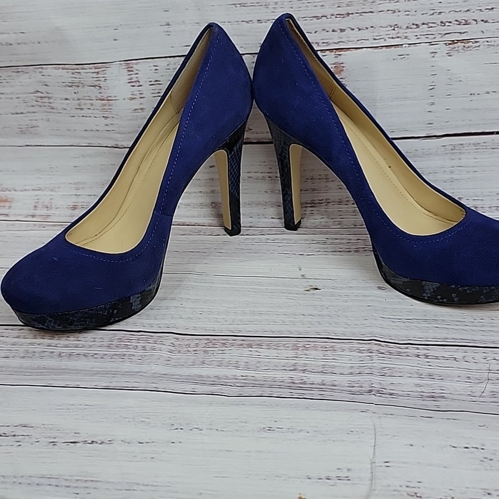 Calvin Klein Calvin Klein Blue Suede Snakeskin Heels Size 8.5 Size US 8.5 / IT 38.5 - 7 Thumbnail
