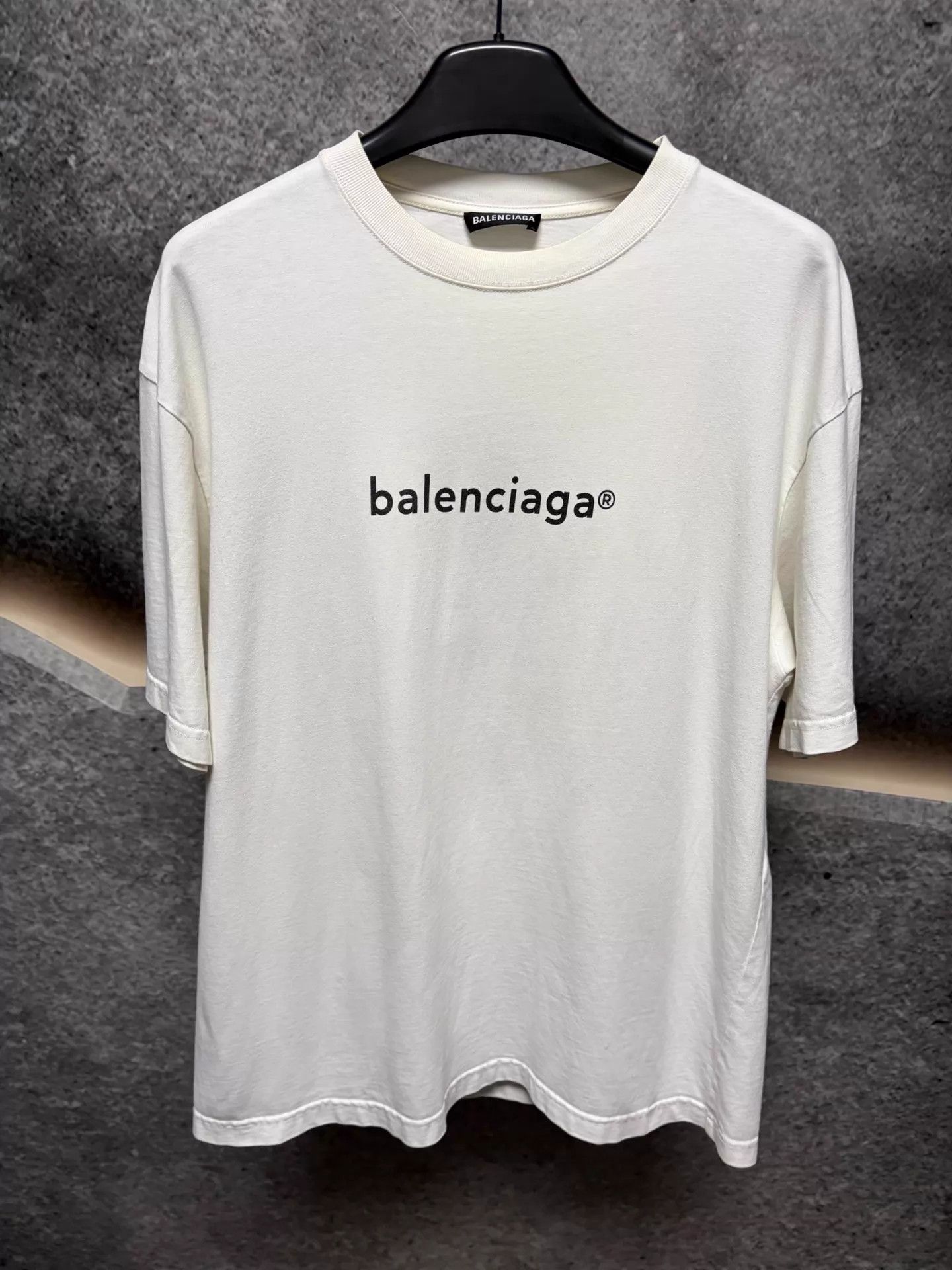 Balenciaga Balenciaga White Short-Sleeve T-shirt M Size US M / EU 48-50 / 2 - 1 Thumbnail