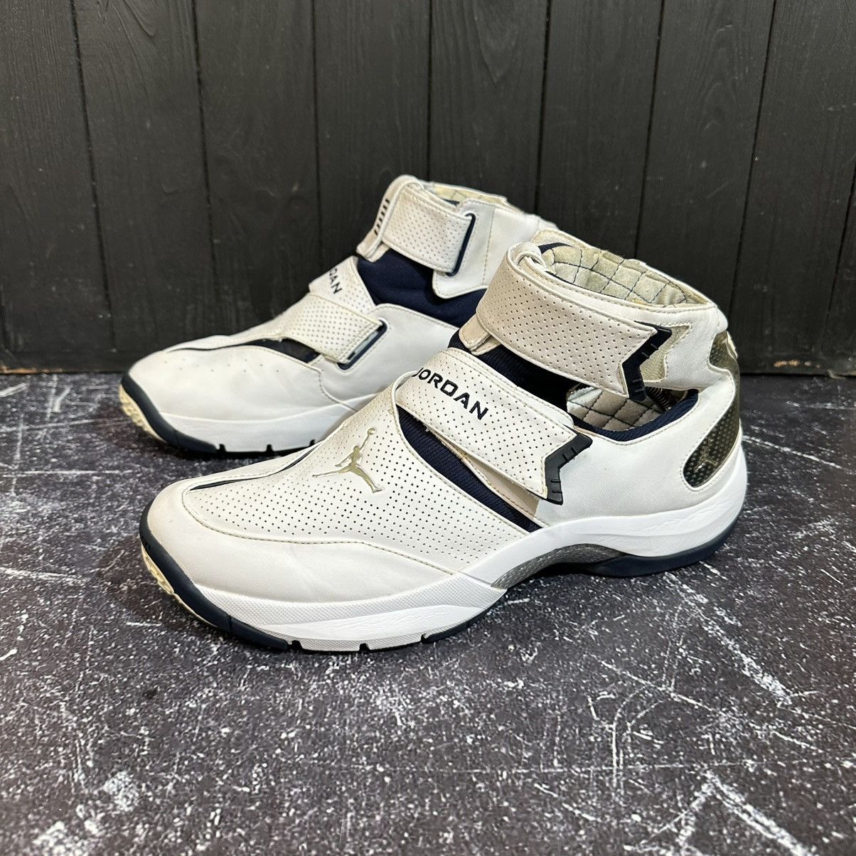 Nike × Vintage Vintage Nike Air Jordan White Sneakers Size 45.5 EU 11.5 US Size US 11.5 / EU 44-45 - 3 Thumbnail