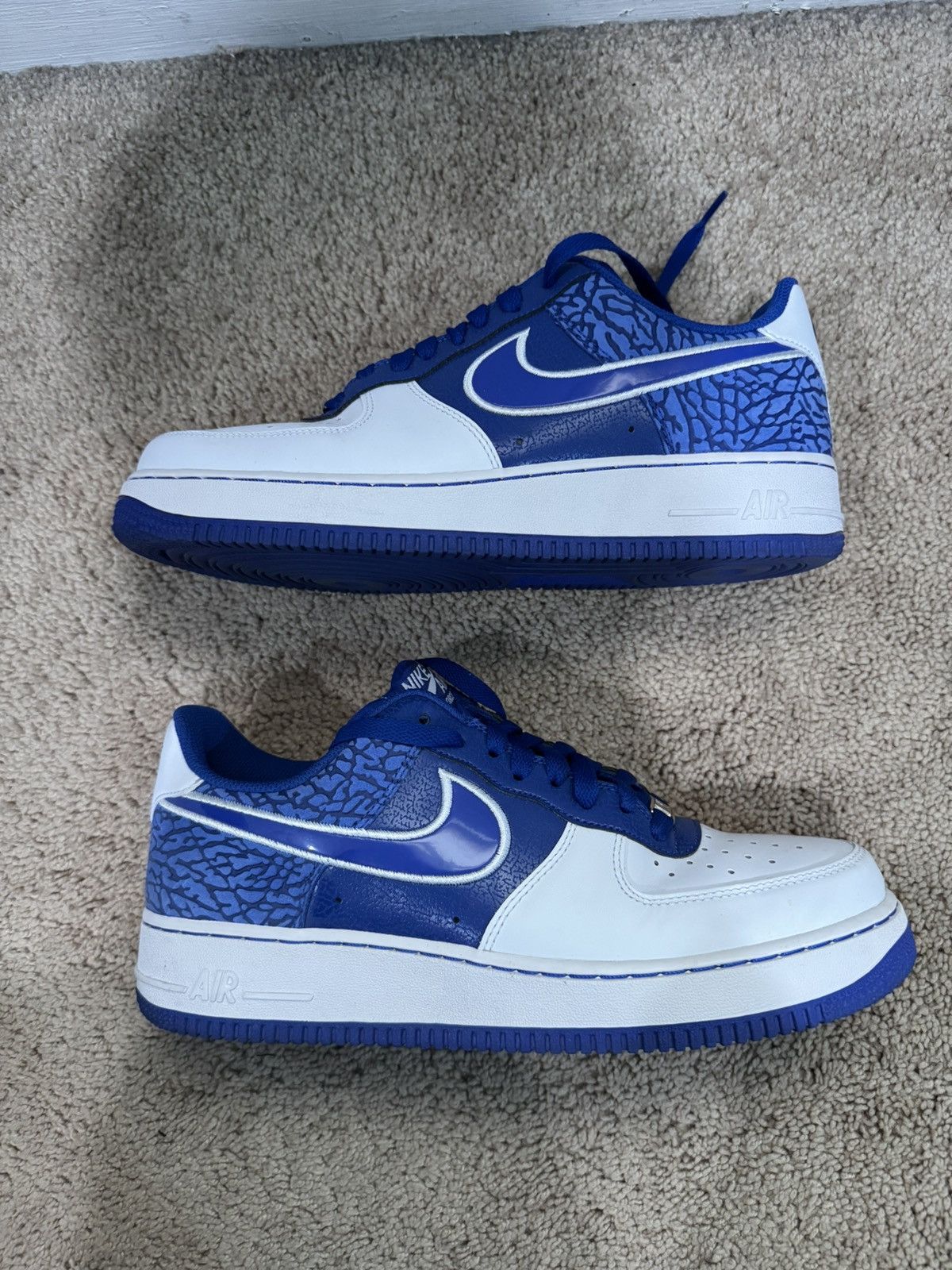 Nike Nike Air Force 1 Hyper Blue Elephant 2013 Size US 9.5 / EU 42-43 - 2 Thumbnail