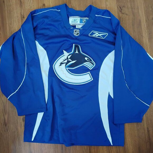Reebok Reebok CCM Vancouver Canucks Hockey Jersey Size US M / EU 48-50 / 2 - 2 Thumbnail