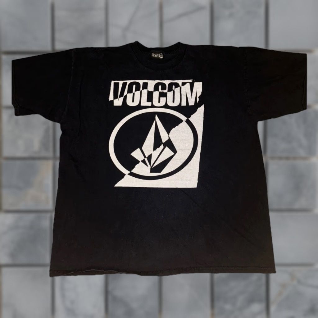 Volcom VINTAGE Volcom T-Shirt Skateboarding Logo Tee XL Black Mens 90s 2000s Grunge Graphic Shirt Size US XL / EU 56 / 4 - 1 Thumbnail