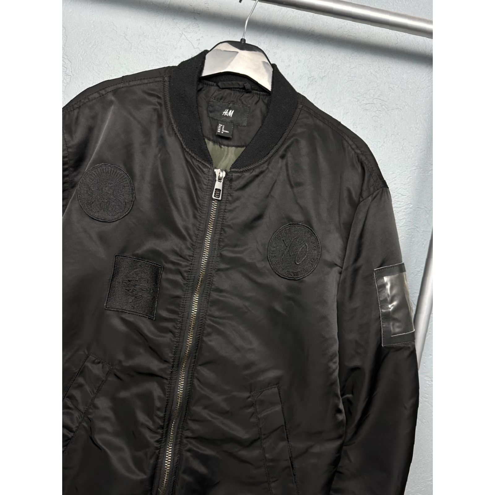 H&M H&M x The Weekend XO Bomber Jacket Patch Satin Size M Jacket Mens XS? Size US M / EU 48-50 / 2 - 2 Thumbnail