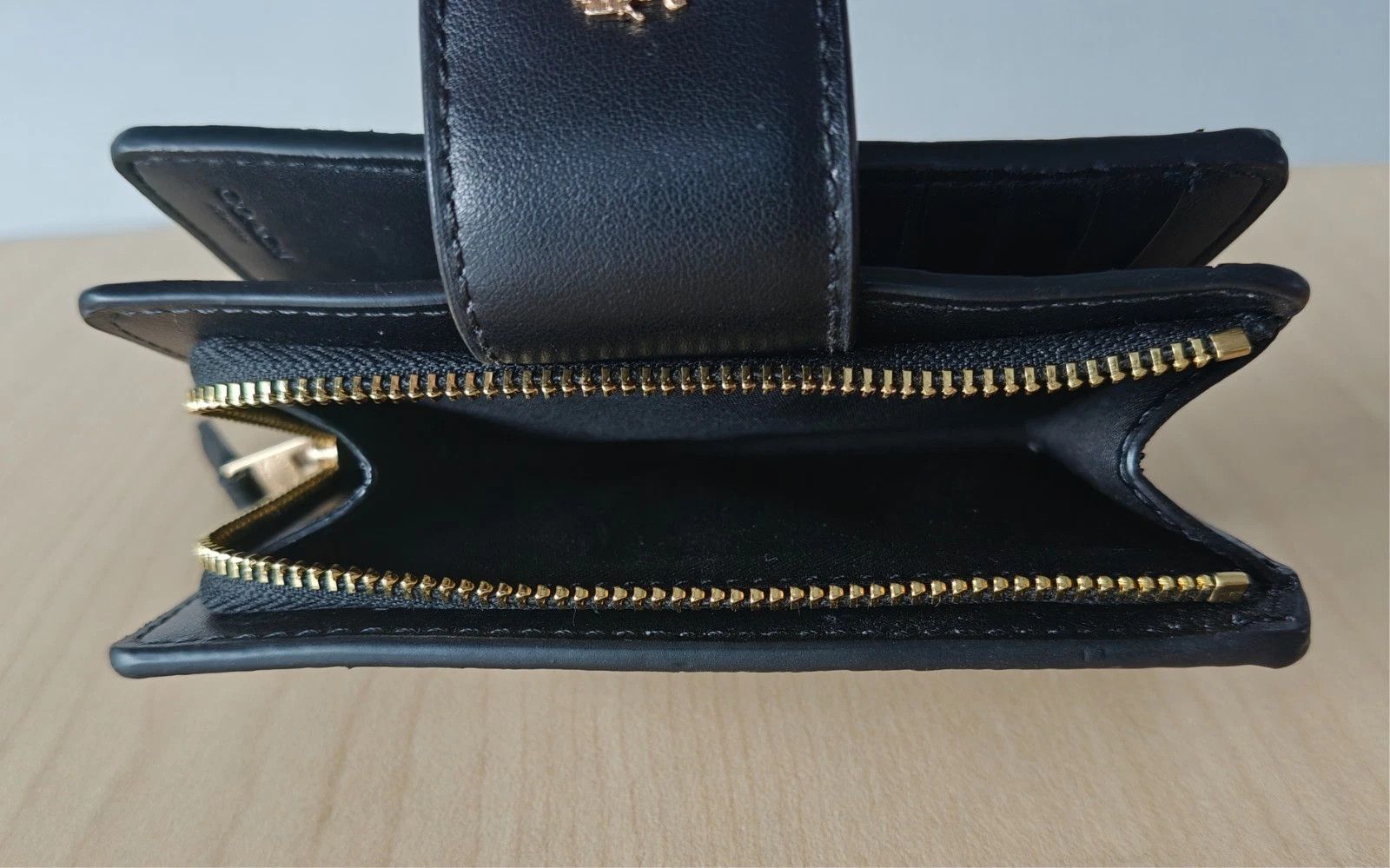 Coach Coach Medium Corner Zip Wallet In Signature T/1005 Size ONE SIZE - 12 Thumbnail