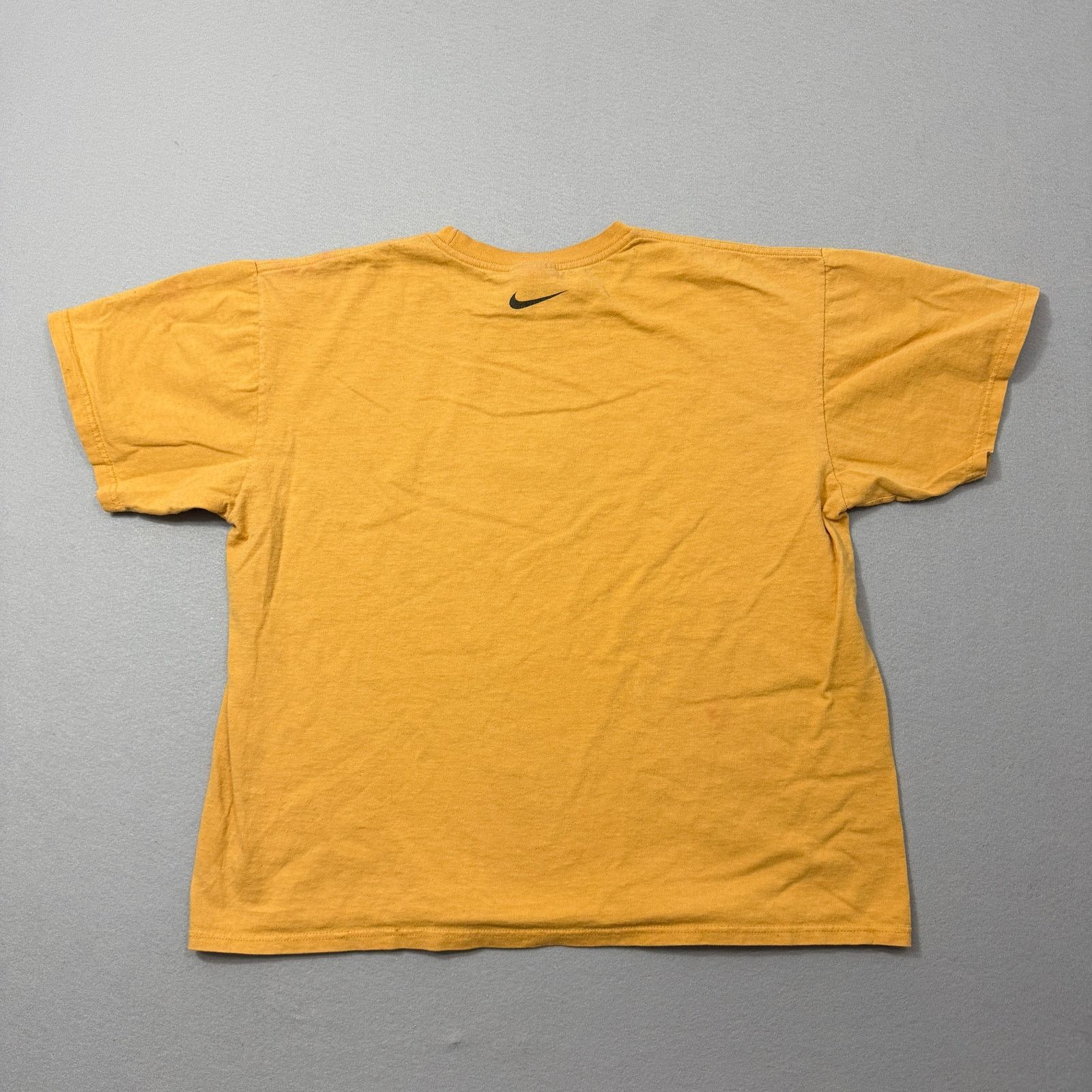 Nike Vintage Nike Swoosh Shirt Men's Large Boxy Yellow y2k Logo Size US L / EU 52-54 / 3 - 9 Thumbnail
