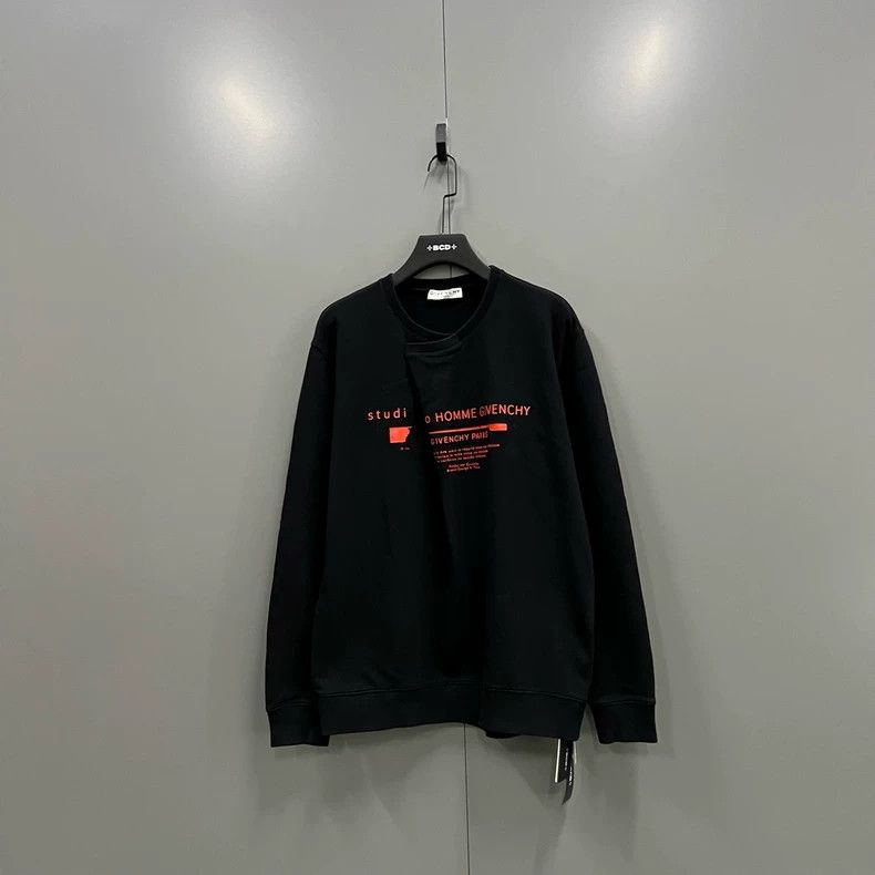 Givenchy Givenchy Front Letter Print Hoodie Size US L / EU 52-54 / 3 - 1 Thumbnail