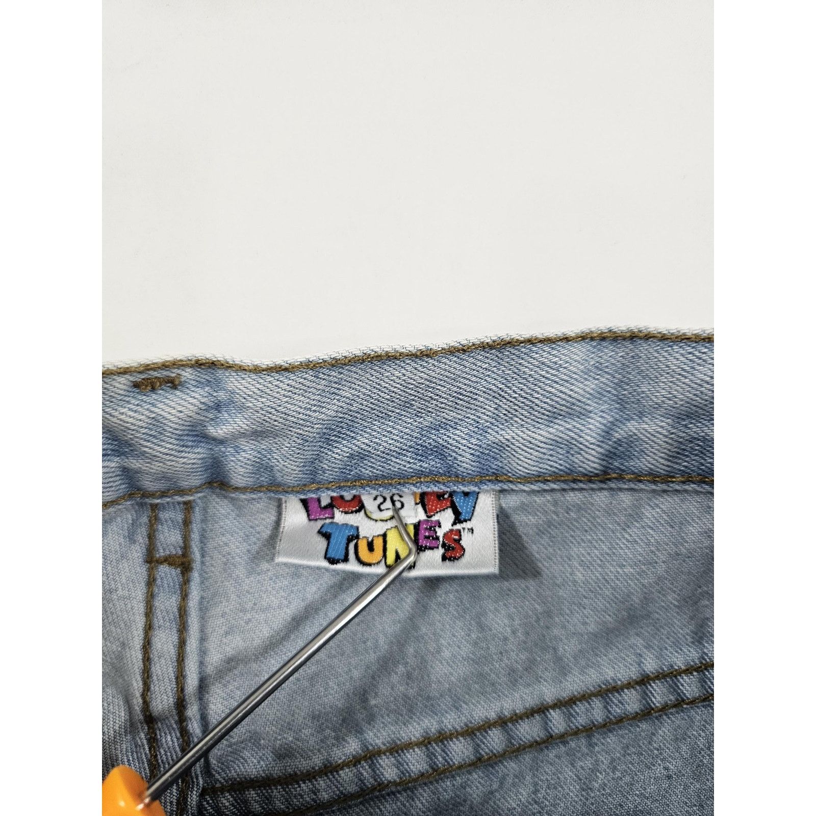 Other Looney Tunes Jean Shorts, Blue, Sz 26 Measured: 25x7 1990s Size 25" / US 0 / IT 36 - 4 Thumbnail