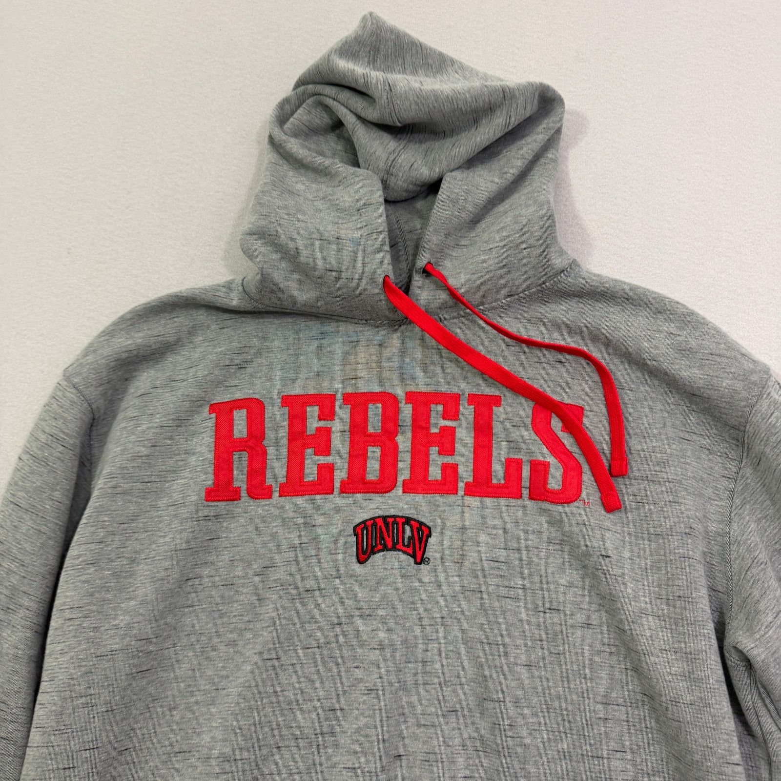 Champion Champion UNLV Rebels Hoodie Men's XL Gray Red Nevada Vegas Size US XL / EU 56 / 4 - 2 Thumbnail