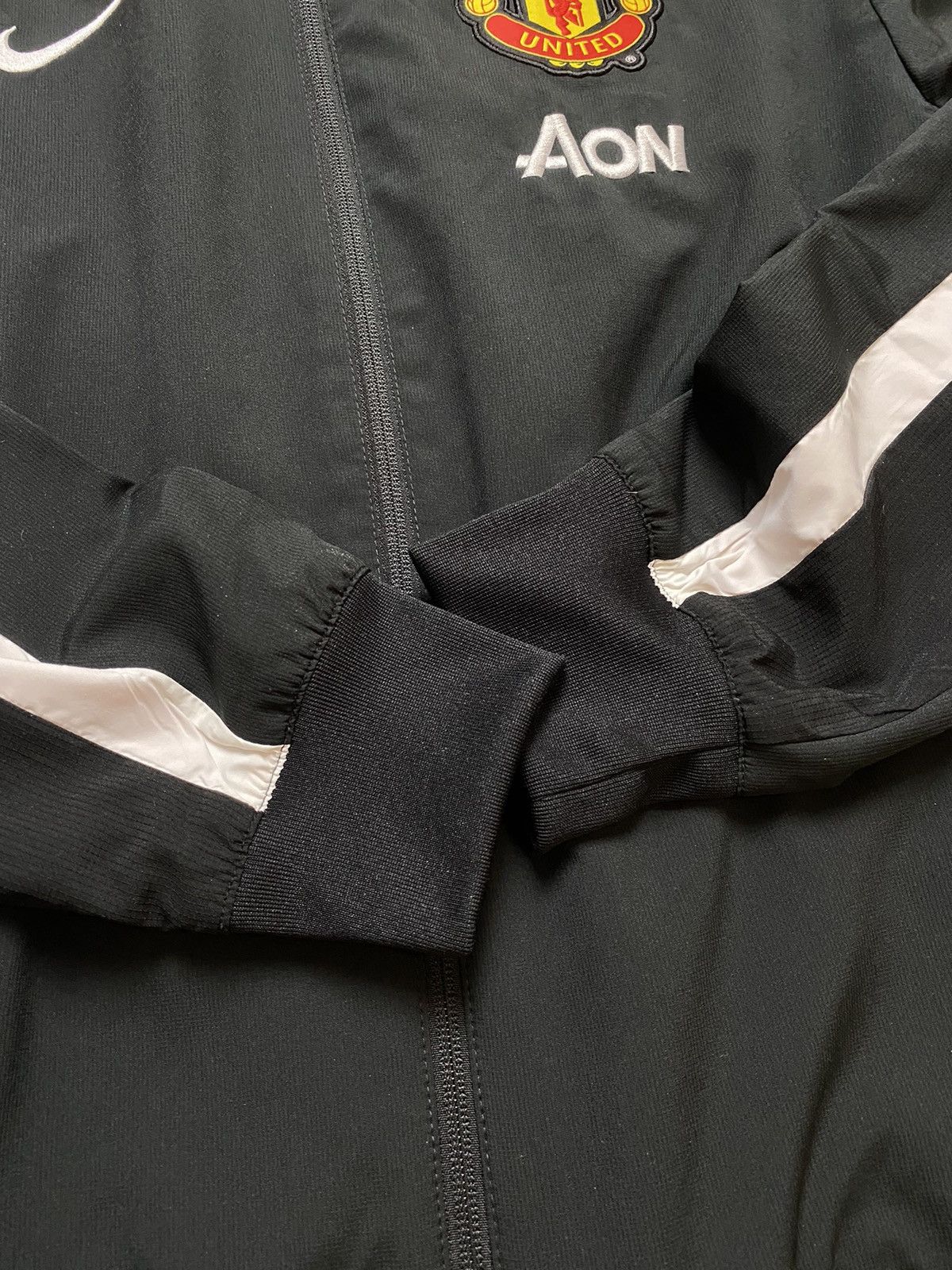 Nike Nike Manchester United zip jacket footbal track vintage Size US L / EU 52-54 / 3 - 7 Thumbnail